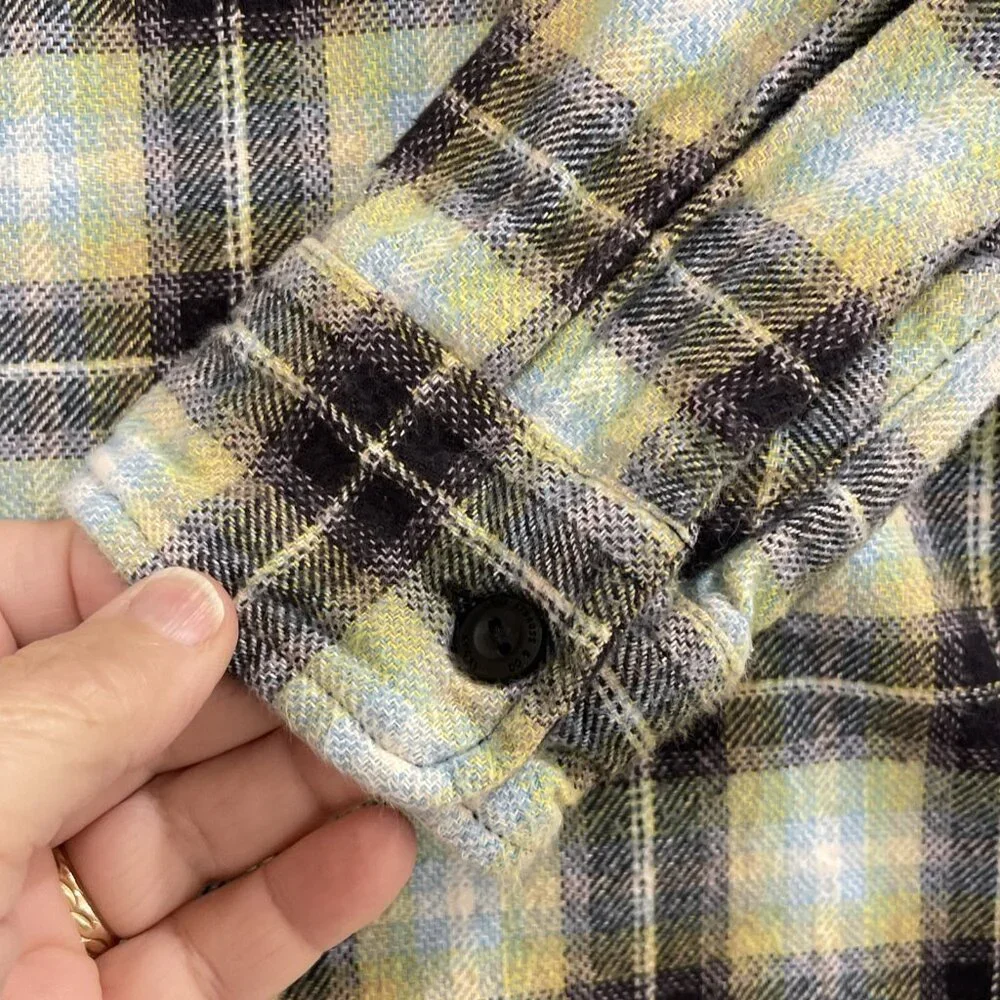 Levis Plaid Relaxed Fit Flannel Long Sleeve Button up Shirt‎ Men’s Sz S Green